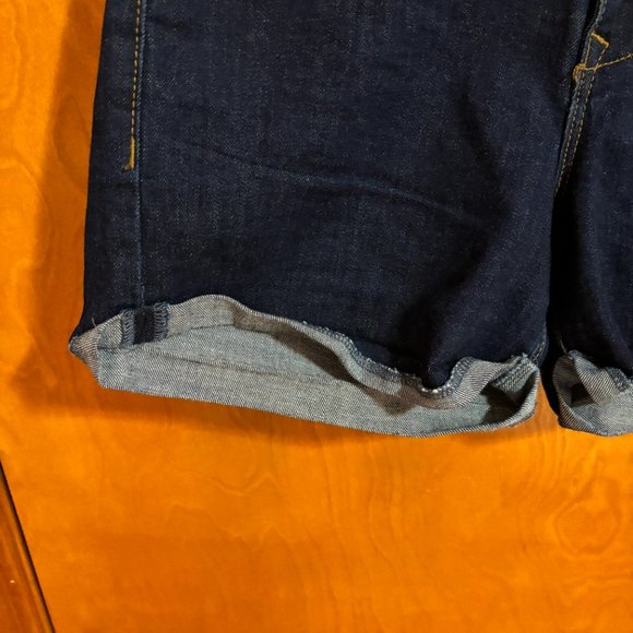 Old Navy Boyfriend Shorts Rolled cuff - Picture 8 of 11